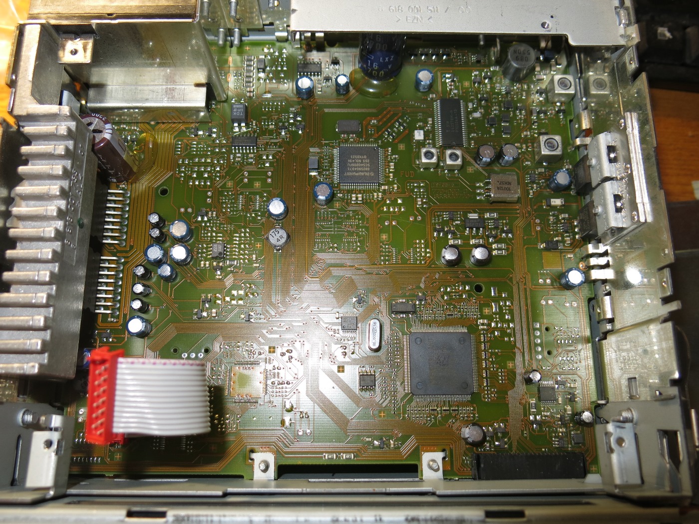 Внутреннее устройство магнитолы CD30 BLAUPUNKT 13 190 856