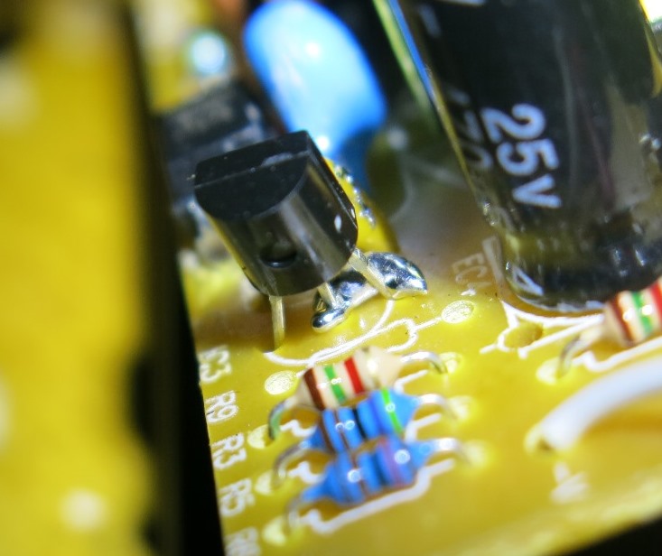 Капля олова на TL431 (фото 2)