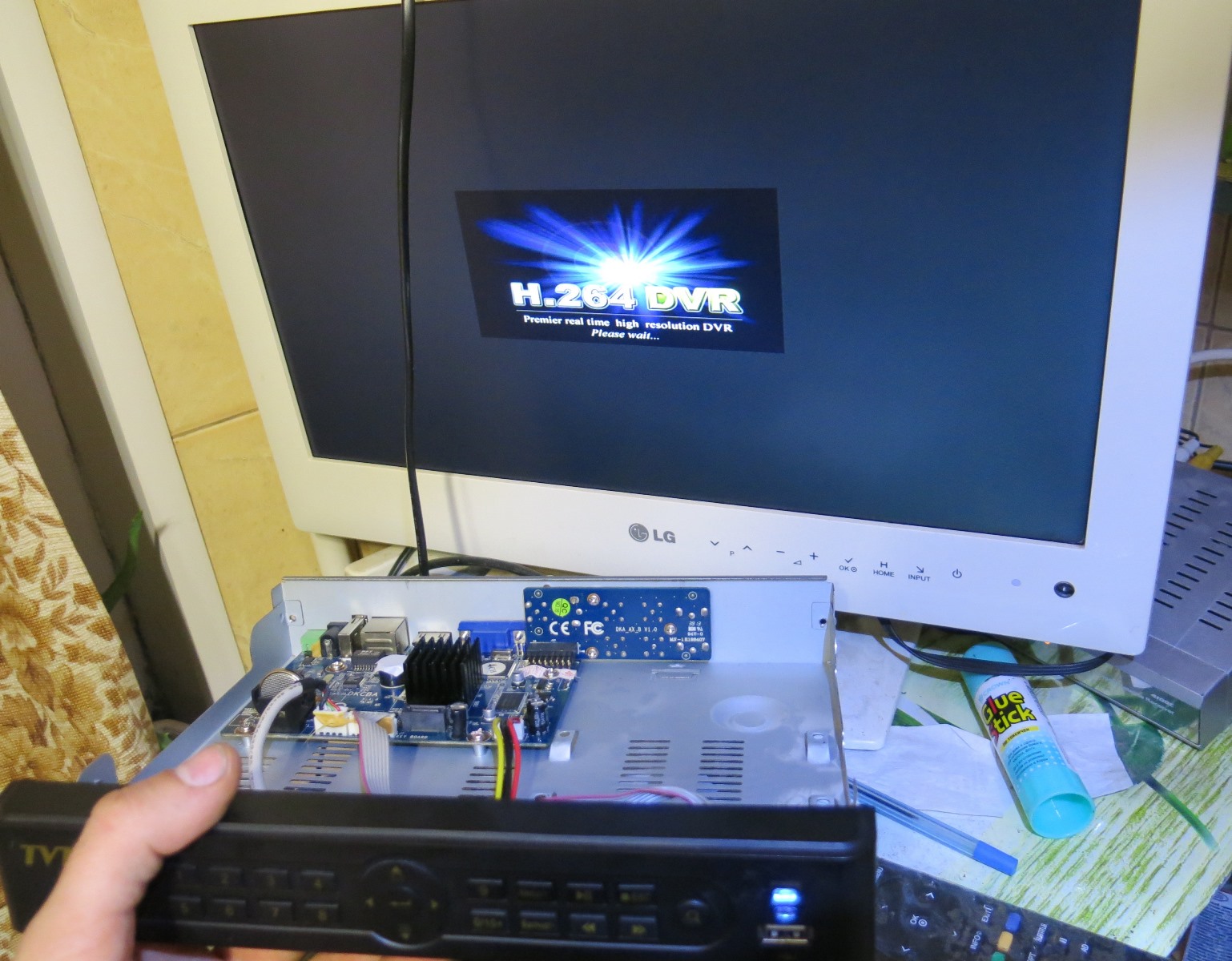 Видеорегистратор завис на заставке