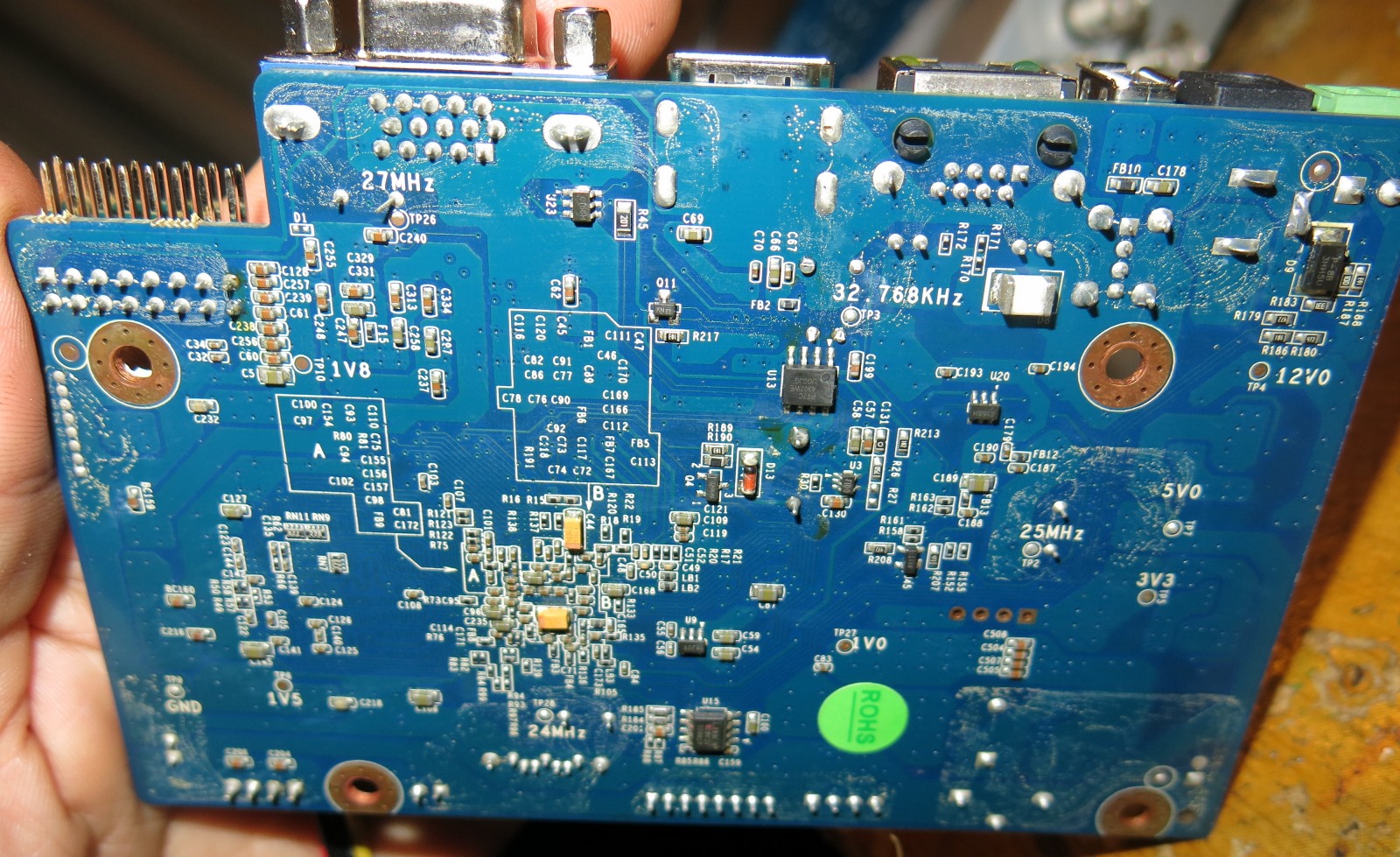 Плата видеорегисторатора TVT TD-2304SS-C с обратной стороны