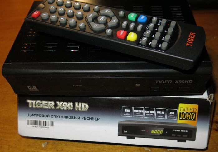 Спутниковый тюнер Tiger X90 HD