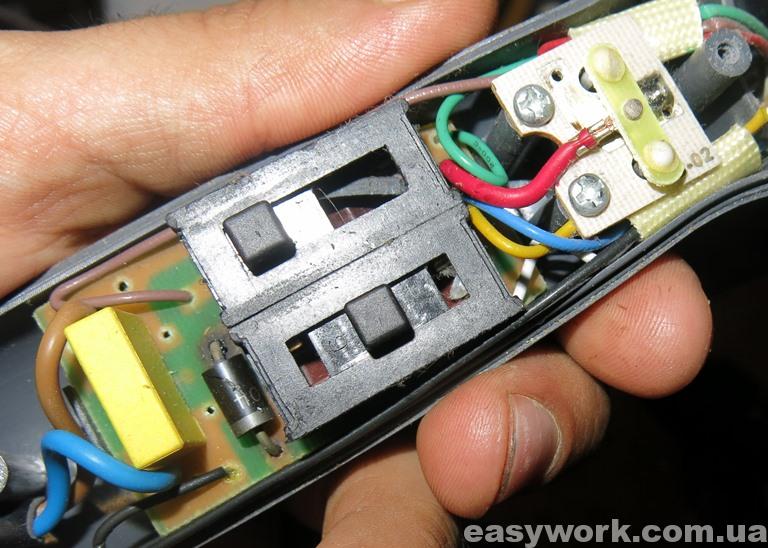 Внутреннее устройство фена CLATRONIC HTD 3055