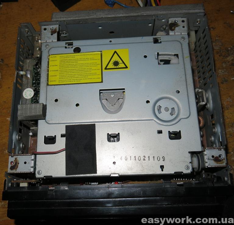 Привод магнитолы Roadstar CD-943DVD