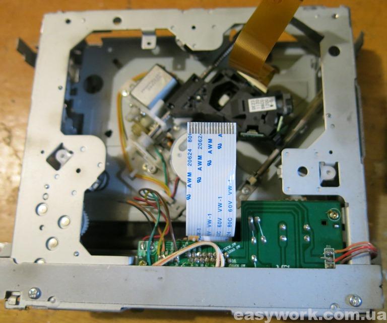 Привод магнитолы SONY HS-D832
