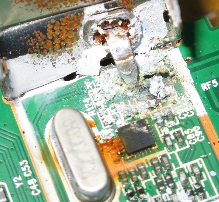 Состояние тюнера после залития водой