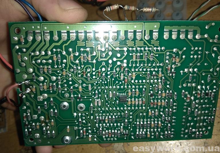 Обратная стороны платы централи DSC PC585