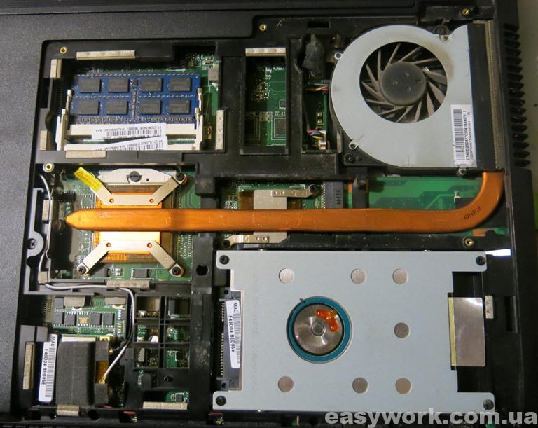 Внутреннее устройство ноутбука ASUS A52J
