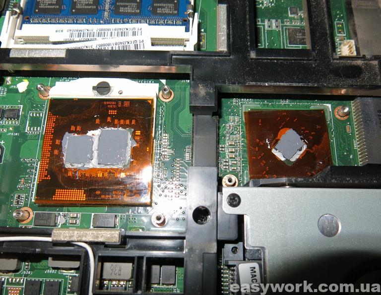 Наносим новую термопасту