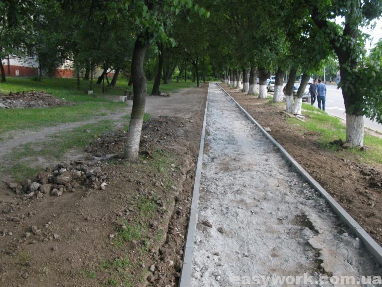 Укладка тратуара (в районе Полтавского автовокзала)