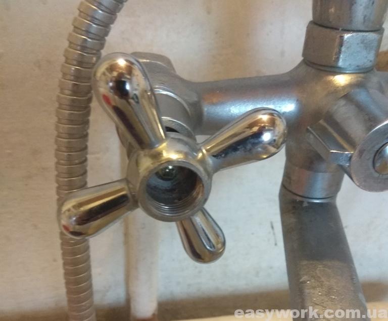 Снятие вентиля и пластиковой накладки