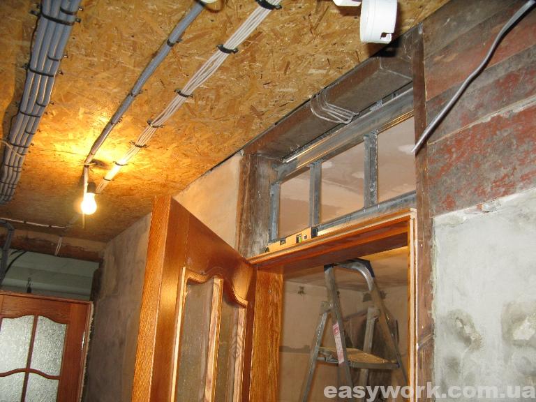 Установленные деревянные двери из ясеня (фото 2)