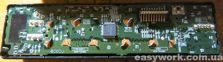 Разобранная лицевая панель магнитолы SONY DSX-A202UI