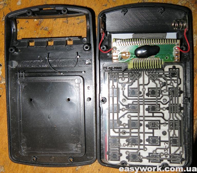 Внутреннее устройство калькулятора TAKSUN TS-402