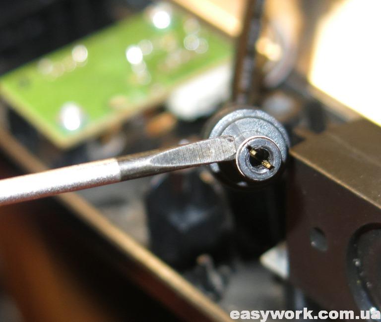 Подгибание контактов разъема блока питания